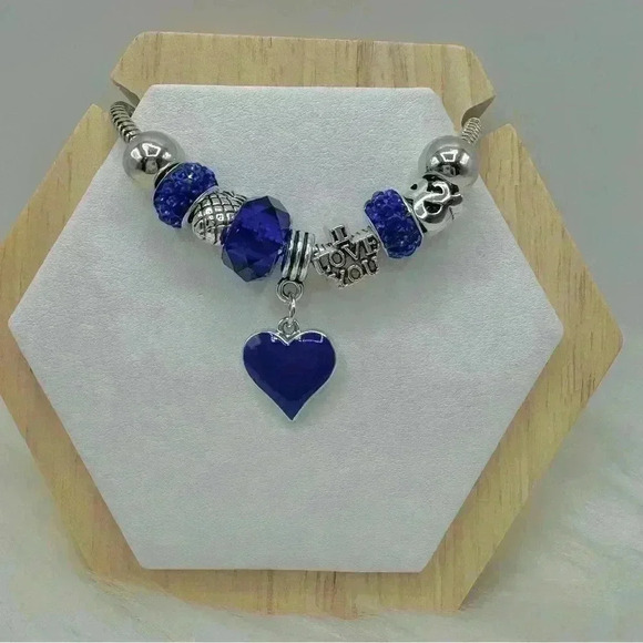 Sparkly Blue Heart Beaded Charm Bracelet - Picture 2 of 4